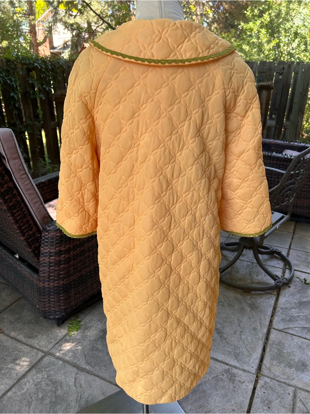 Vintage Sears Roebuck 60s 70s Embroidered Quilted Button Down Robe Size Large - Picture 4 of 8